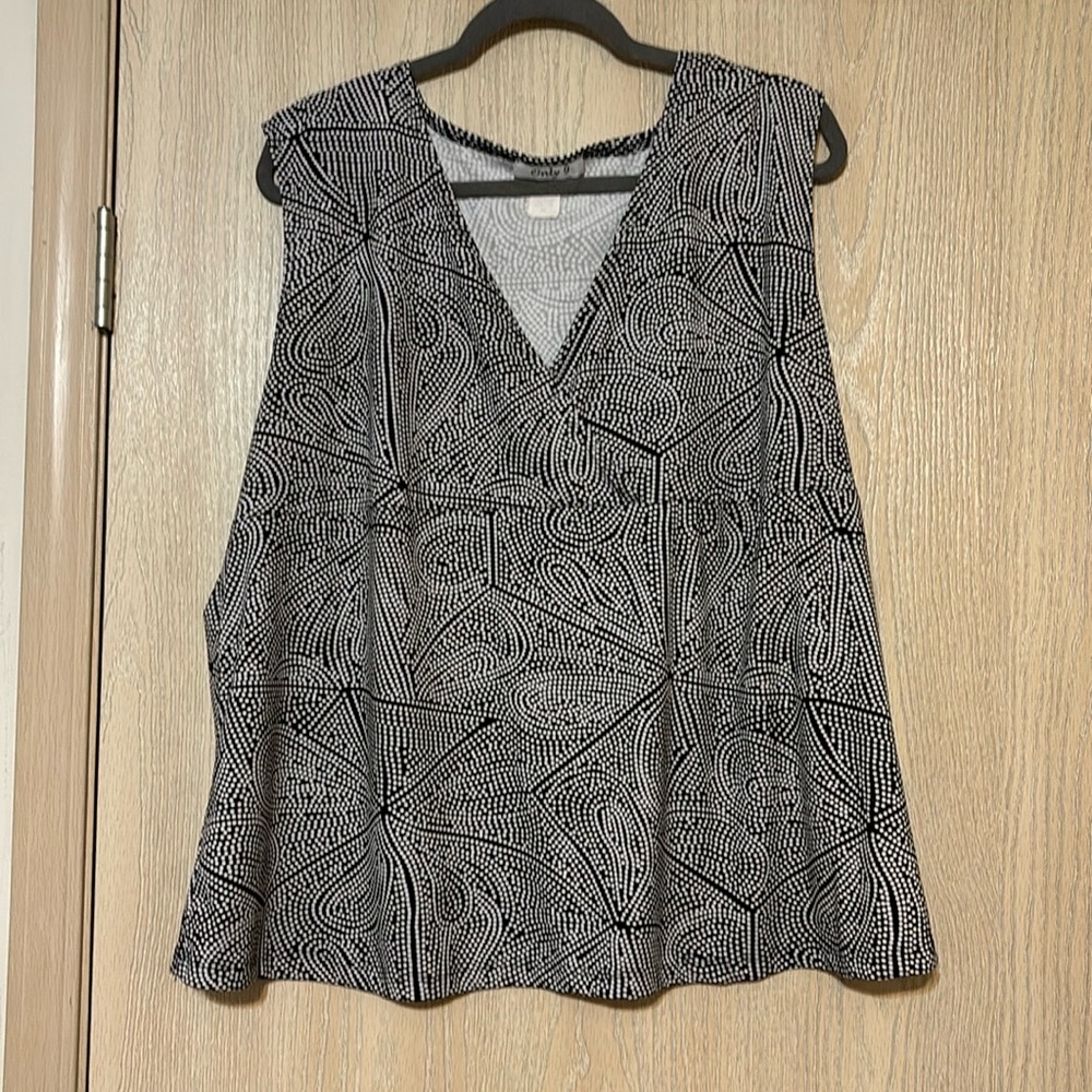 Black w/ white dots tank